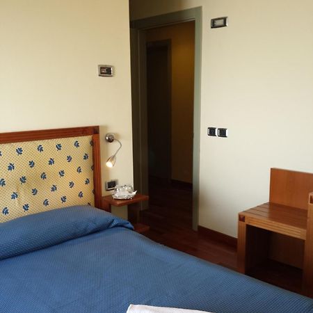 Hotel Il Castellaccio Piccione الغرفة الصورة